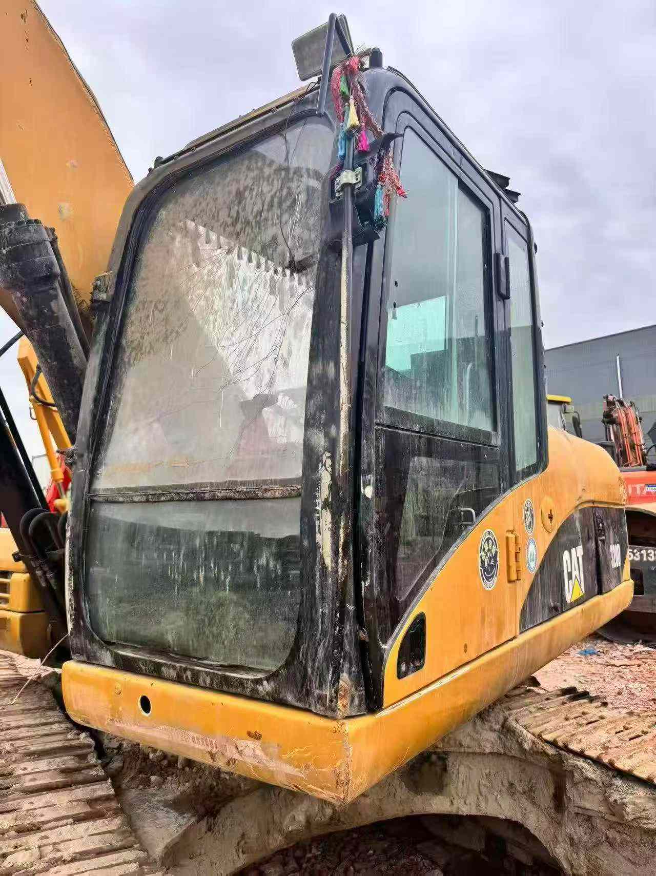 Buy Caterpillar 320D Used Excavator / 4