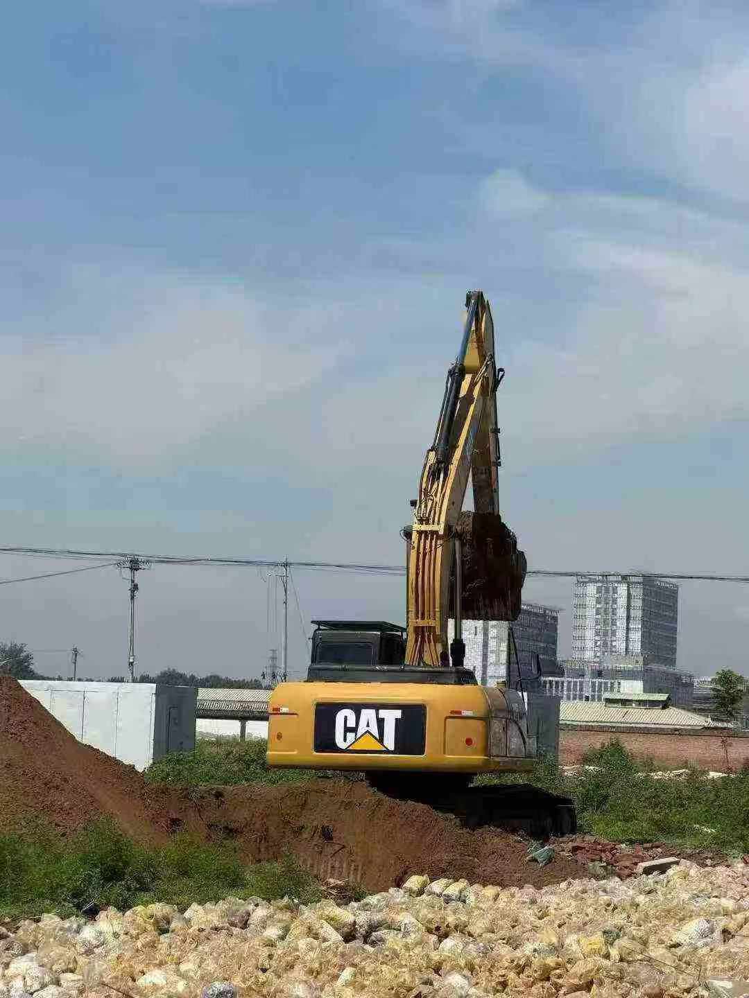 Buy Caterpillar 326DL Used Excavator / 4
