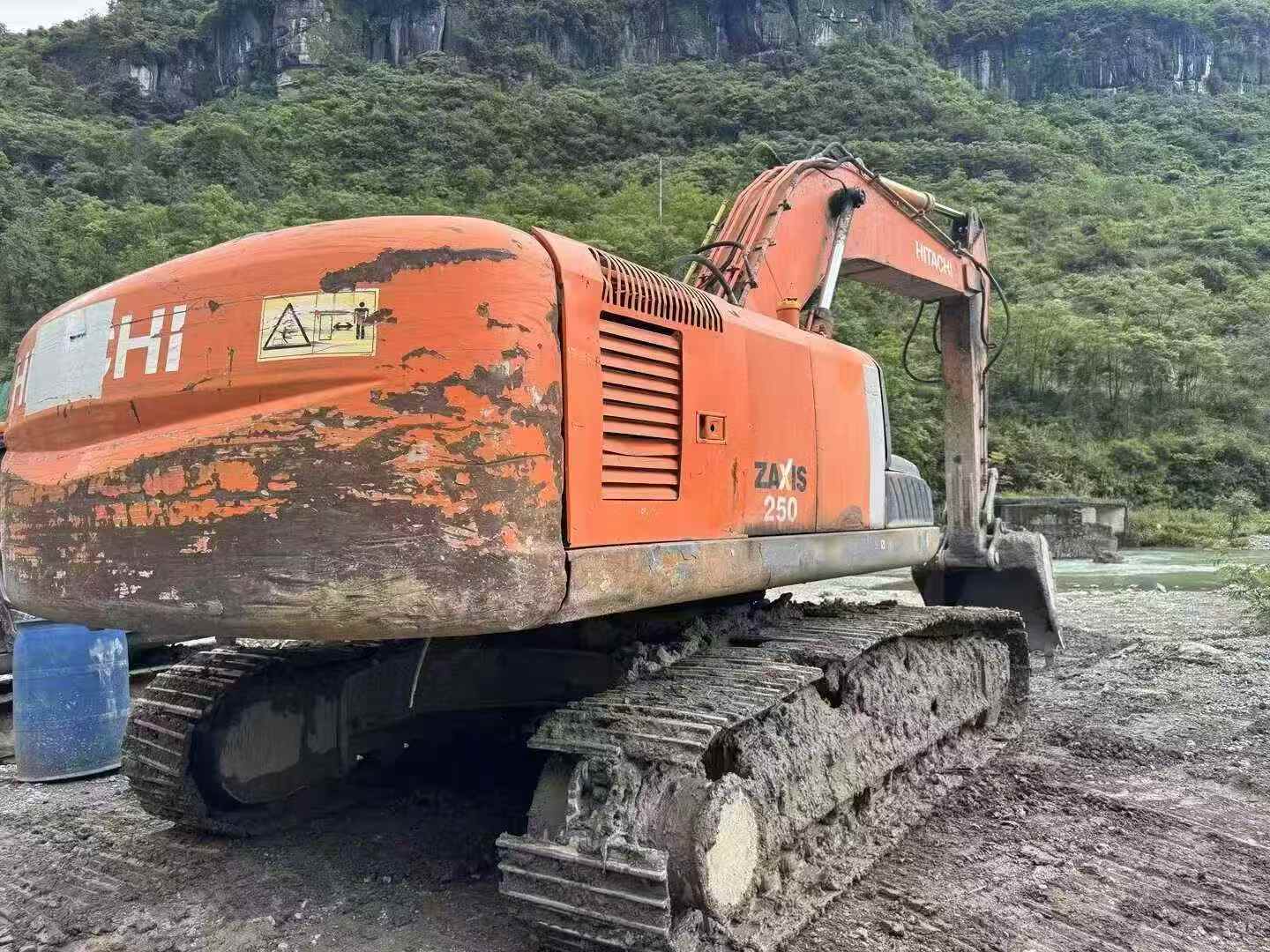 Buy Hitachi EX250-5 Used Excavator / 4
