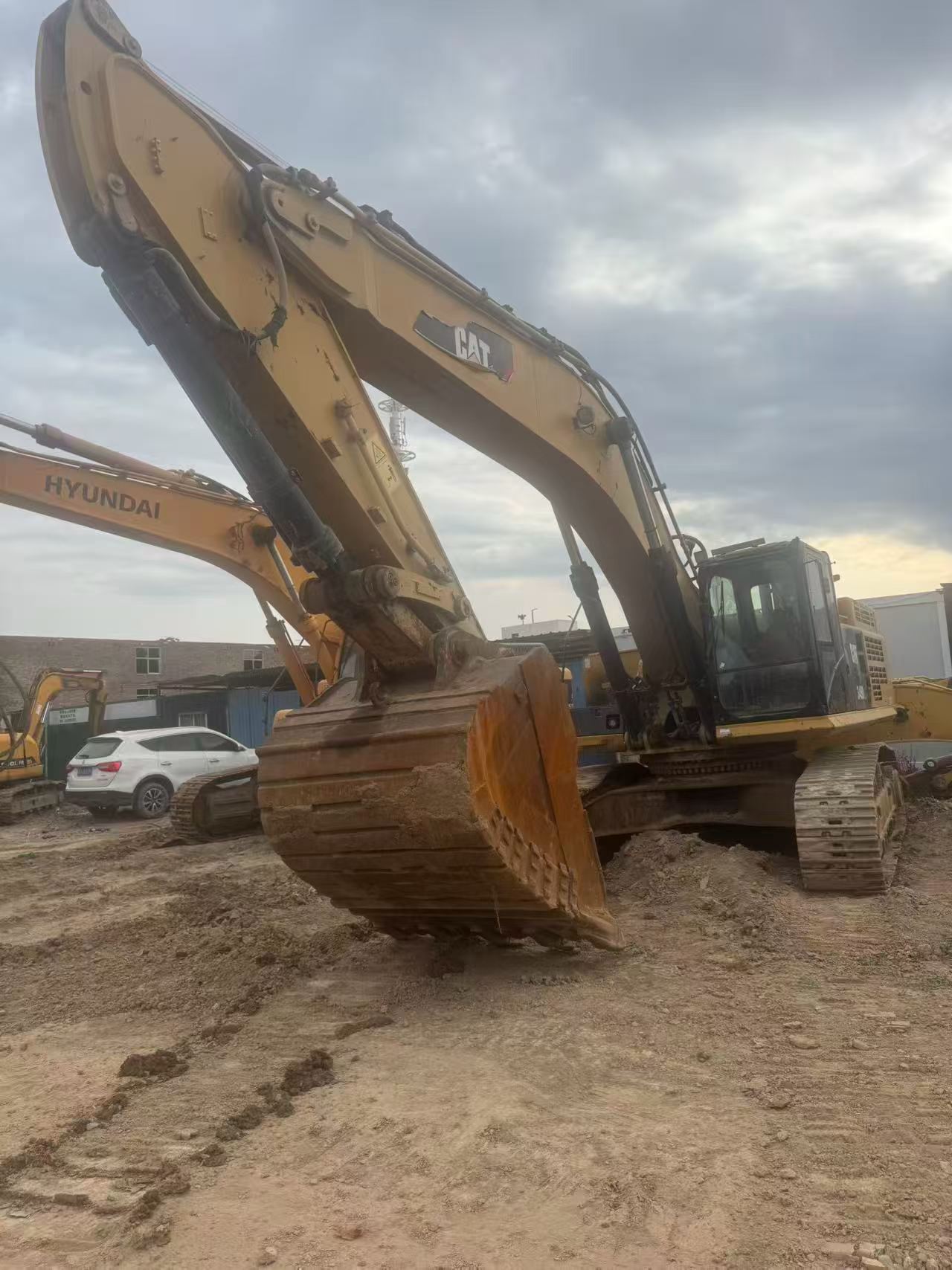 Buy Caterpillar 349E Used Excavator / 8