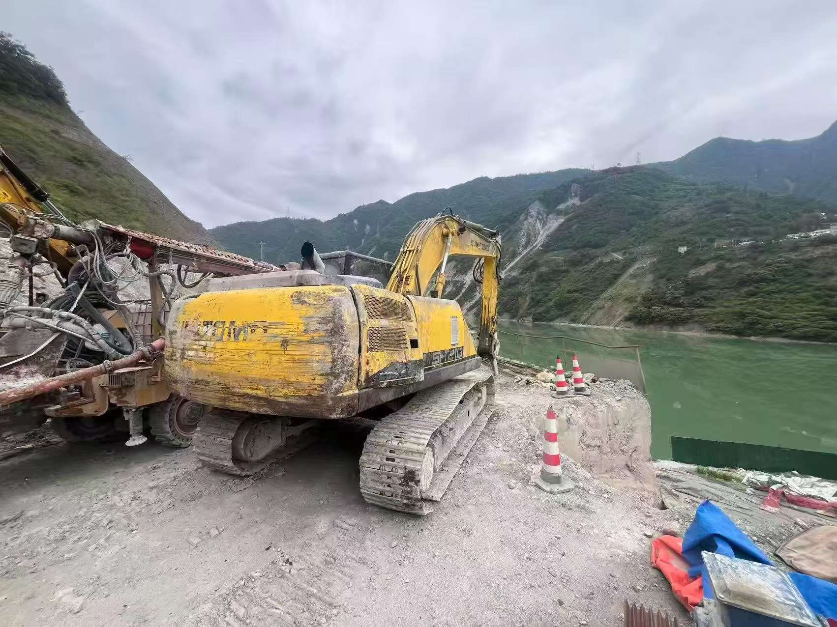 Buy Sumitomo SH210-6 Used Excavator / 2