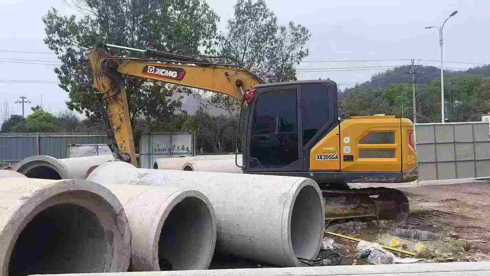 Buy XCMG XE135B Used Excavator / 5