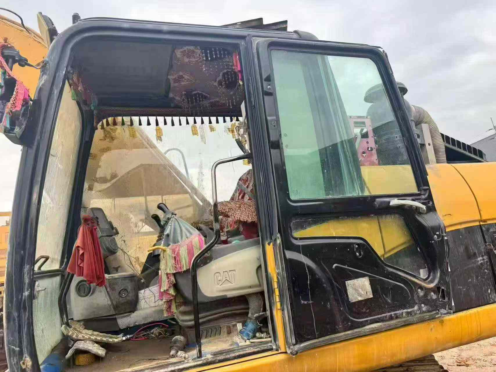 Buy Caterpillar 320D Used Excavator / 3