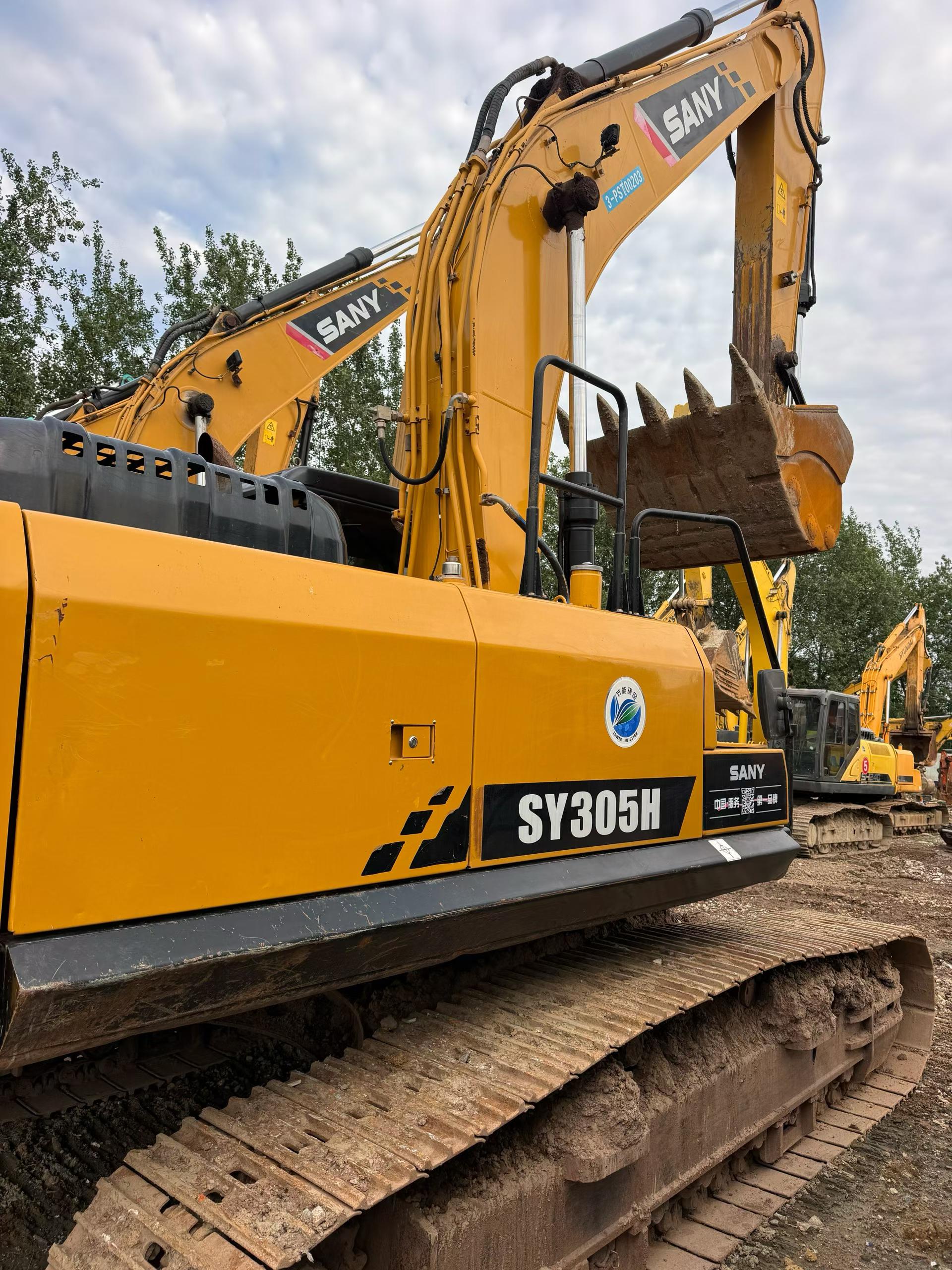 Buy Sany SY245H Used Excavator / 3