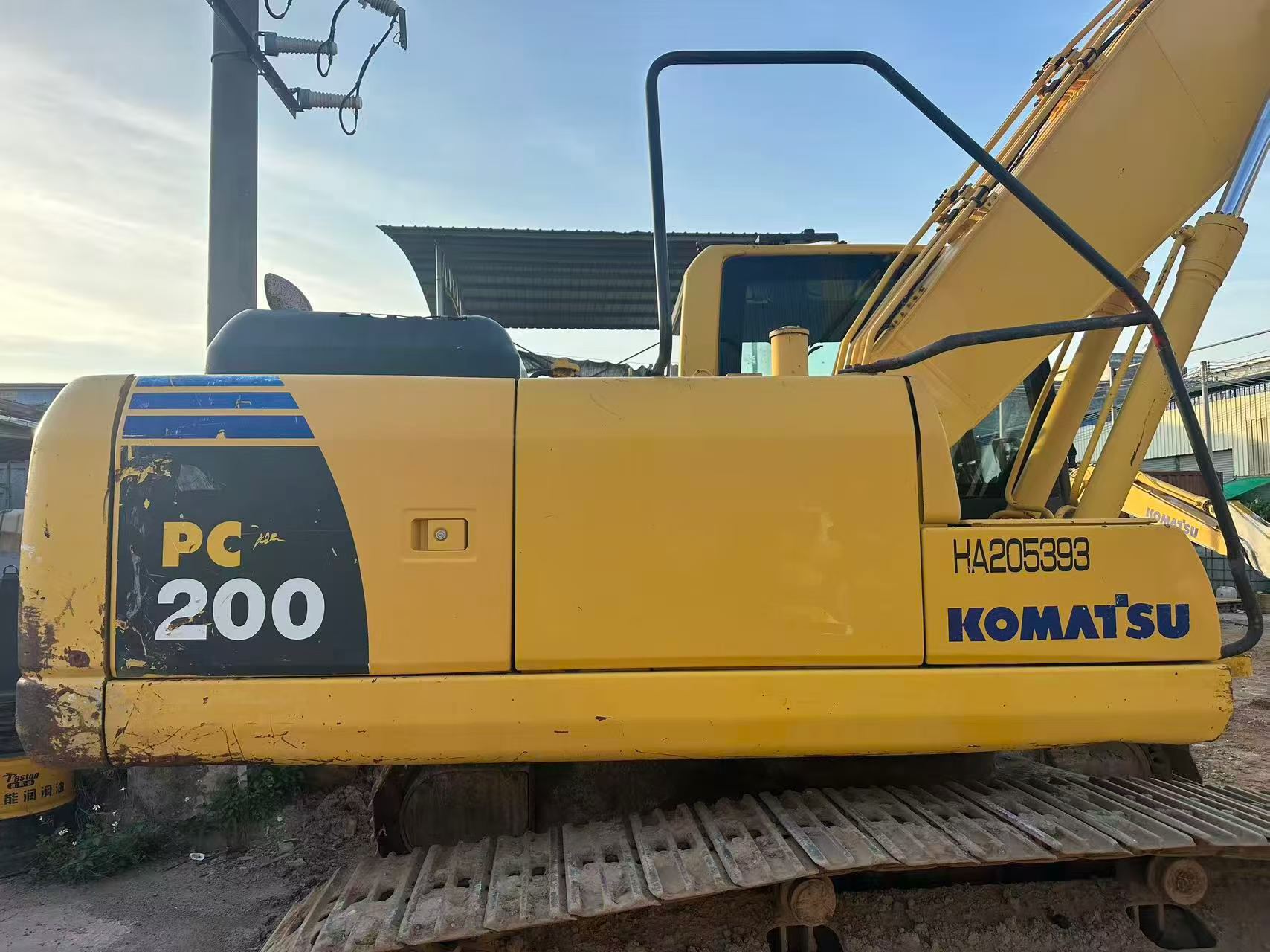 Buy Komatsu PC200-8N1 Used Excavator / 7