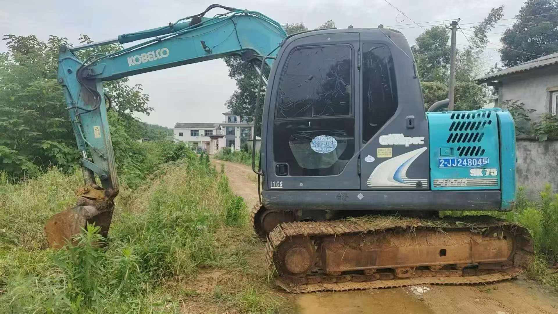 Buy Kobelco SK75 Used Excavator / 3
