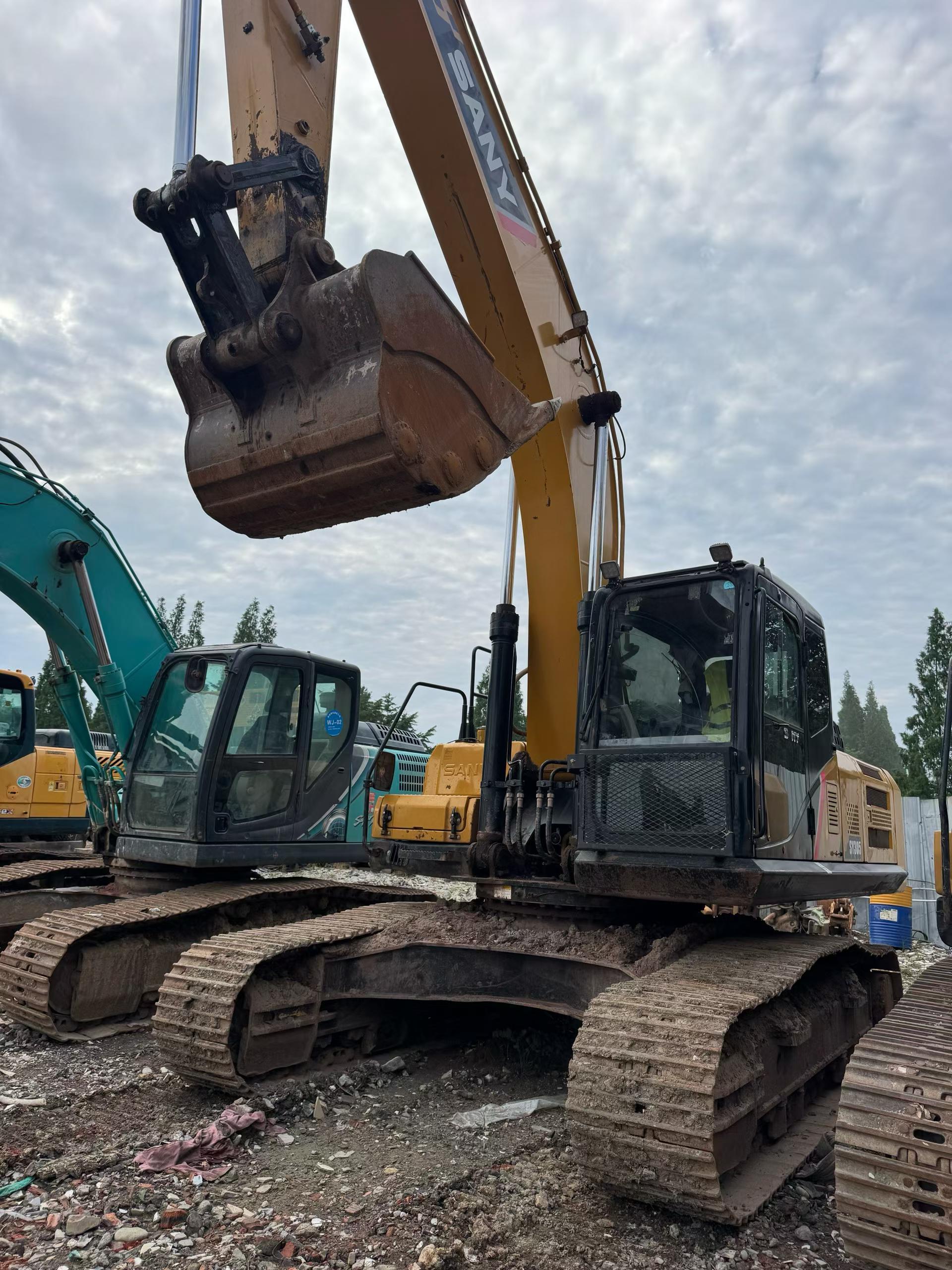 Buy Sany SY245H Used Excavator / 4