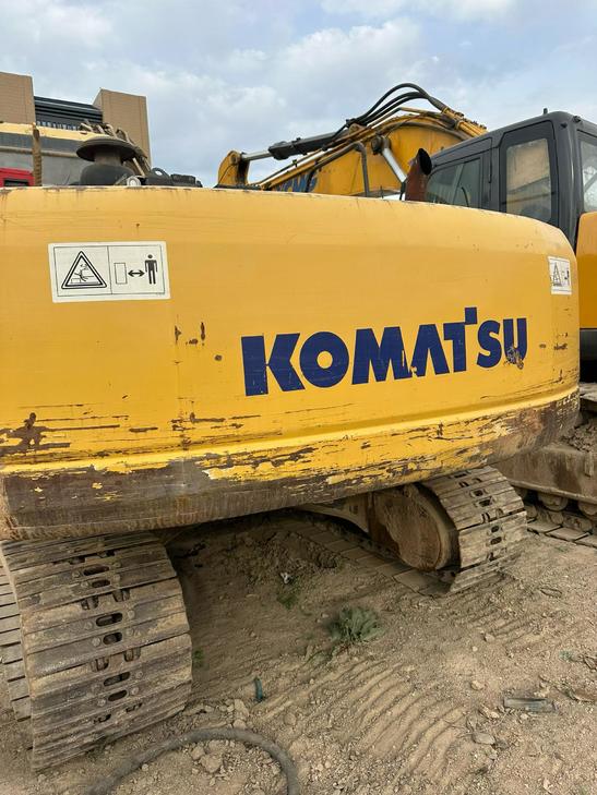 Buy Komatsu PC220-7 Used Excavator / 1