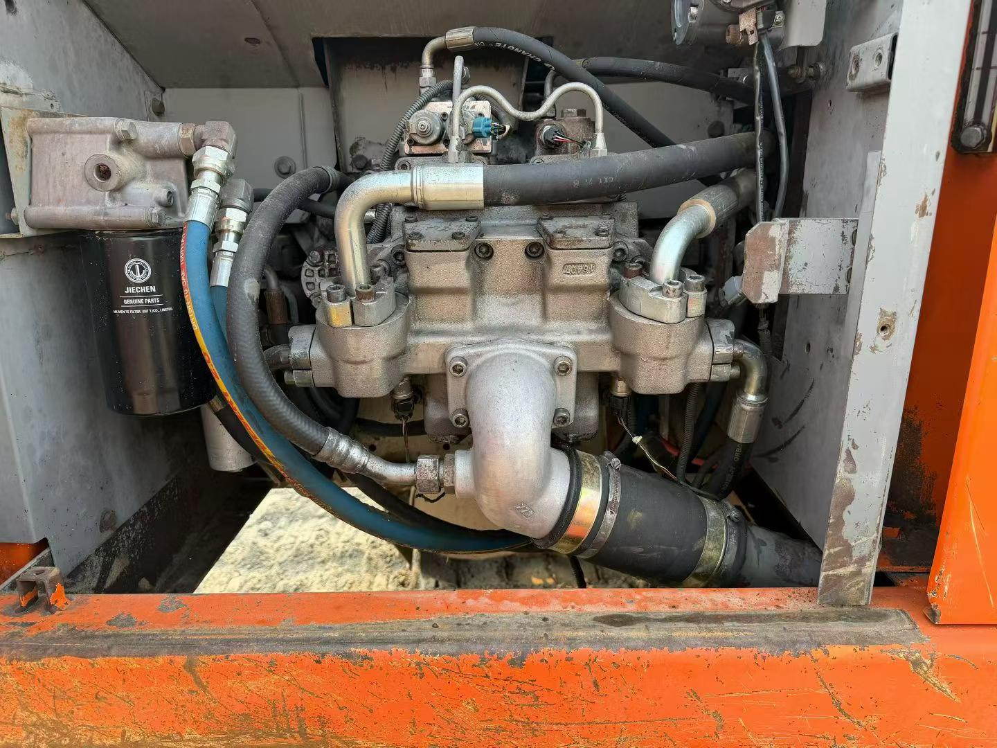 Buy Hitachi ZX200-6 Used Excavator / 4
