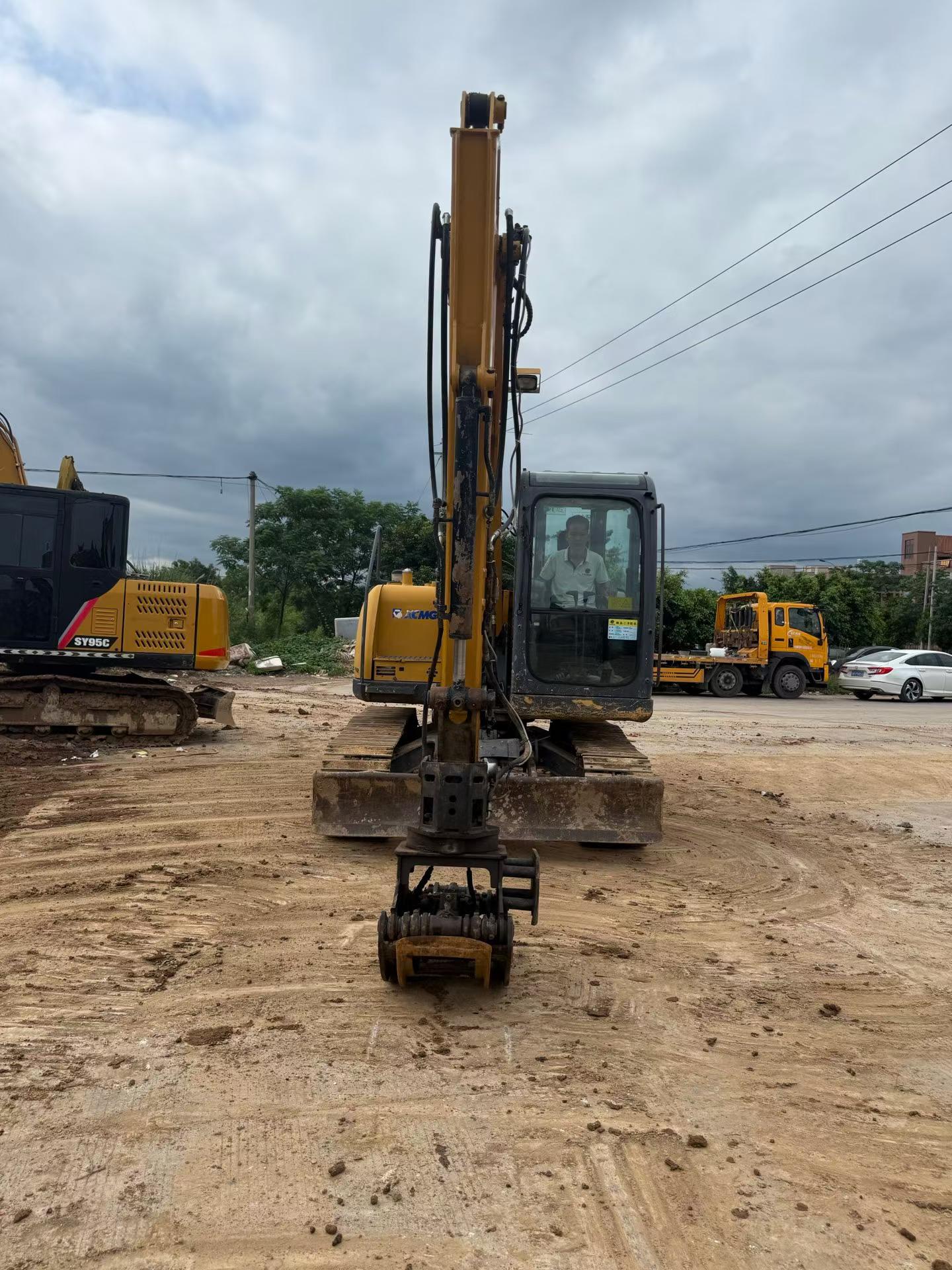 Buy XCMG XE80 Used Excavator / 2