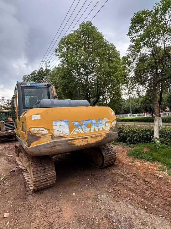 Buy XCMG XE135B Used Excavator / 1