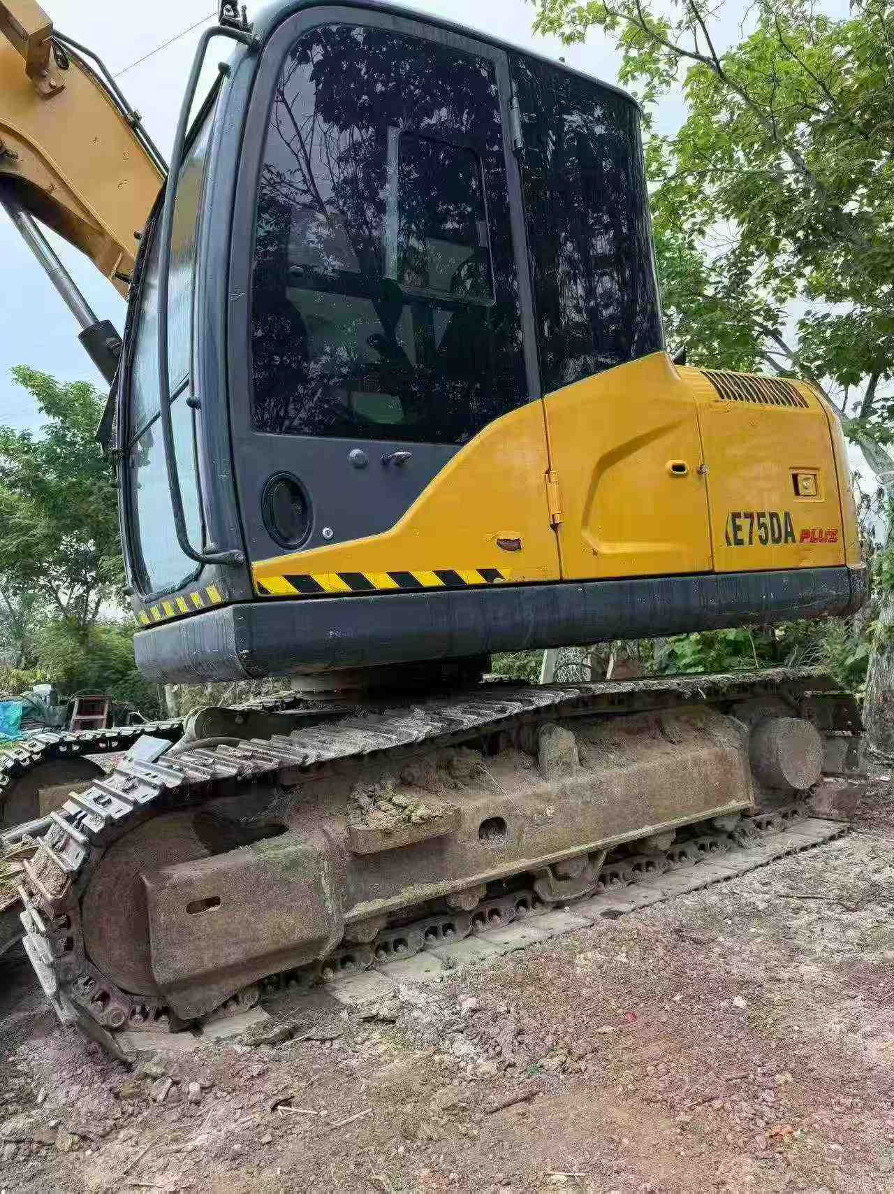 Buy XCMG XE75C Used Excavator / 3