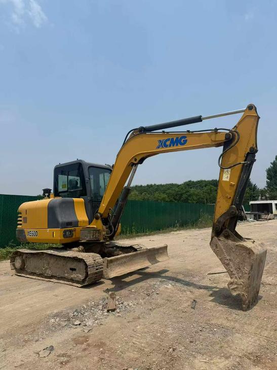 Buy XCMG XE60D Used Excavator / 1