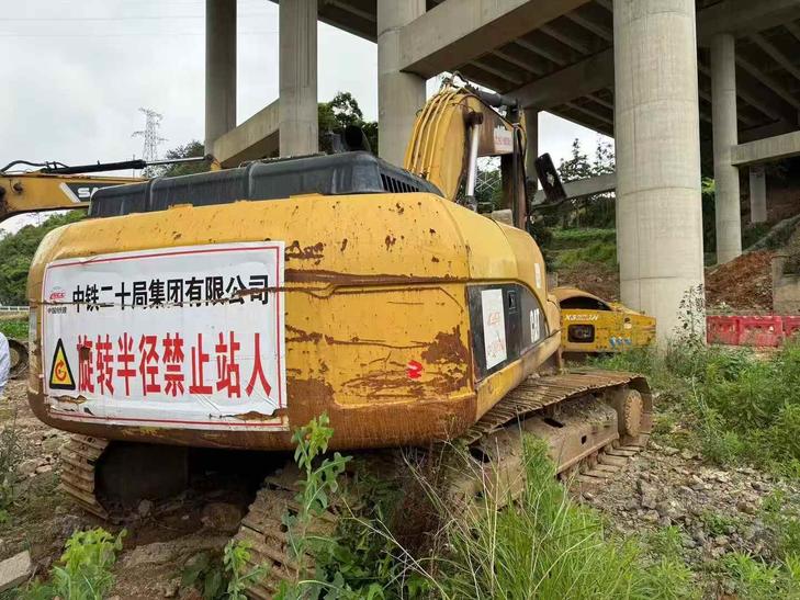 Buy Caterpillar 323 Used Excavator / 1
