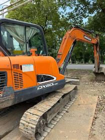 Buy Doosan DH60 Used Excavator / 4 Buy Doosan DH60 Used Excavator / 4