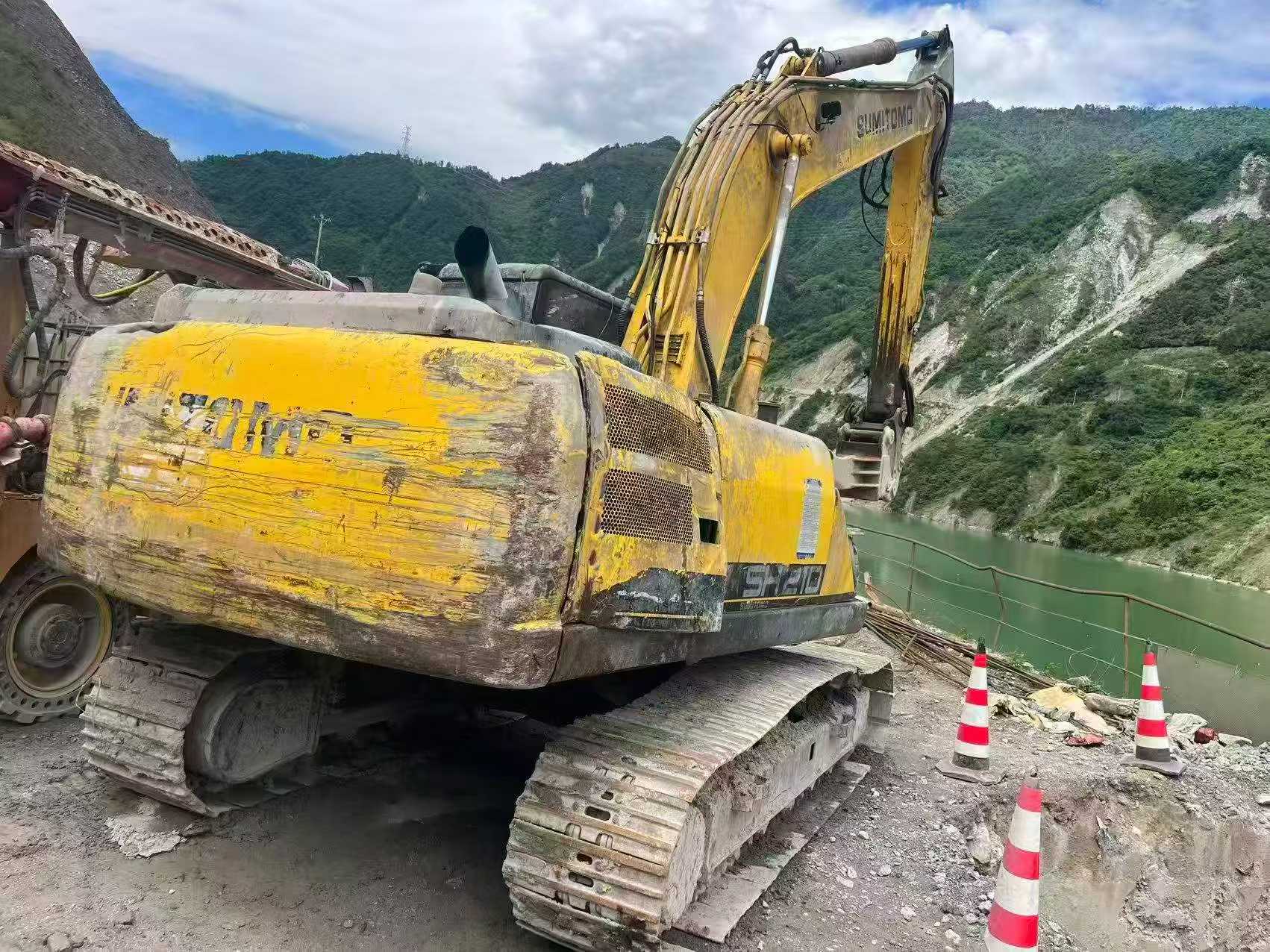 Buy Sumitomo SH210-6 Used Excavator / 4