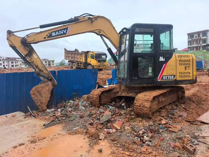 Buy Sany SY75 Used Excavator / 1
