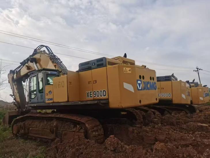 Buy XCMG XE900C Used Excavator / 1