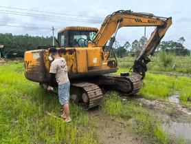 Buy Sany SY135 Used Excavator / 2 Buy Sany SY135 Used Excavator / 2