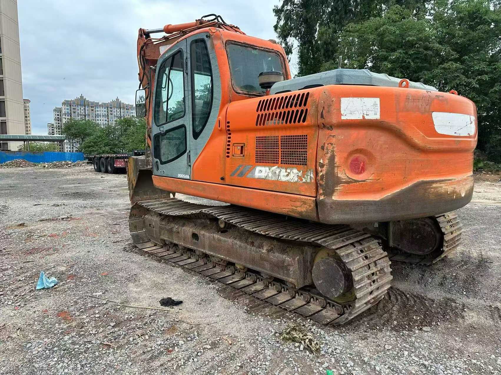 Compre Excavadora Doosan DH150 Usada / 2