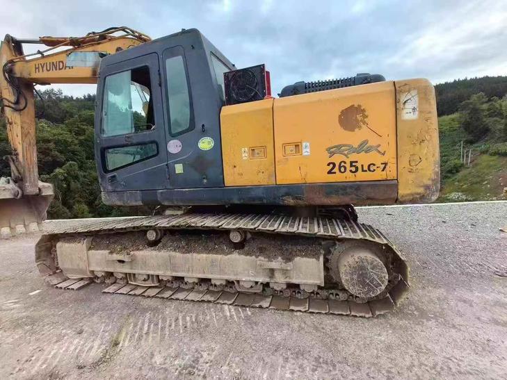 Buy Hyundai R225-7 Used Excavator / 1