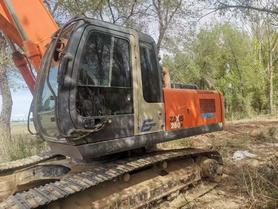 Buy Hitachi ZX240 Used Excavator / 4 Buy Hitachi ZX240 Used Excavator / 4