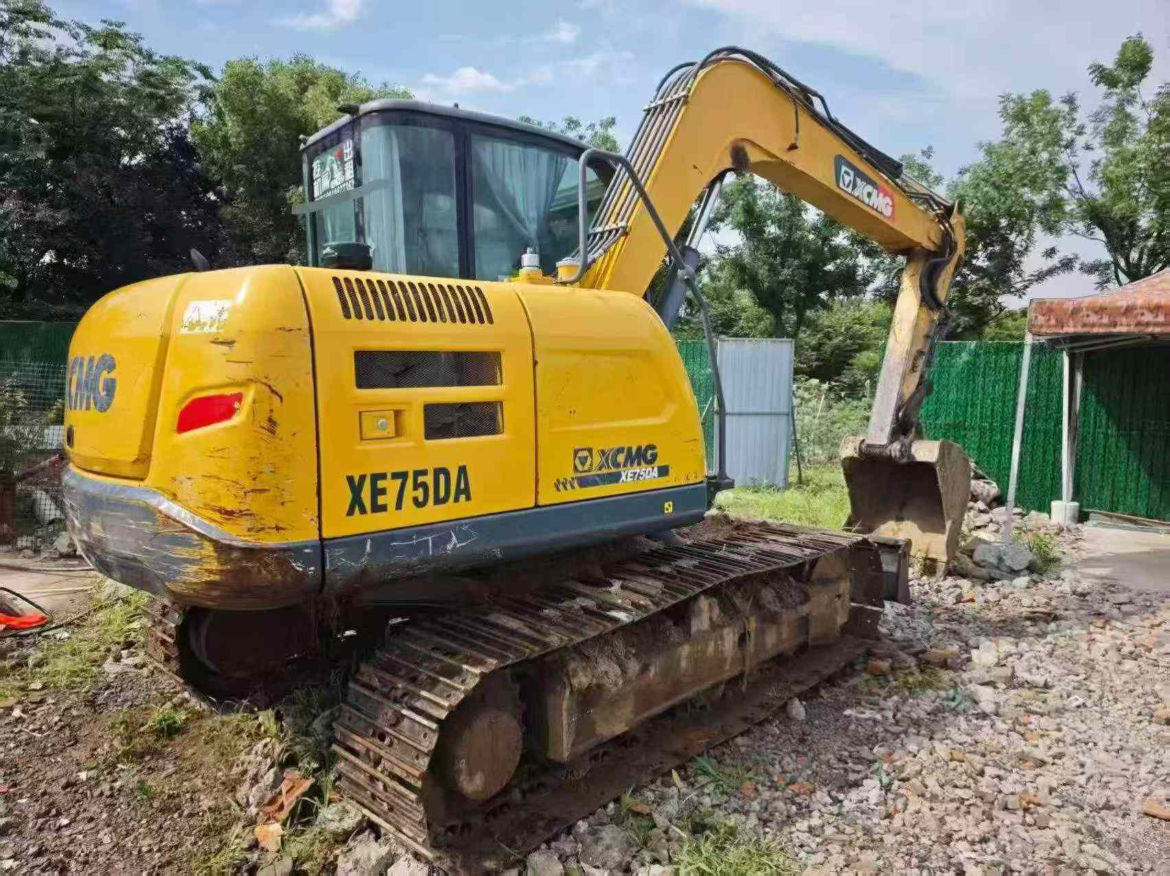 Buy XCMG XE75C Used Excavator / 2