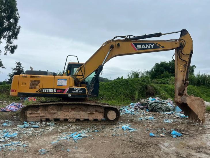Buy Sany SY205C Used Excavator / 1