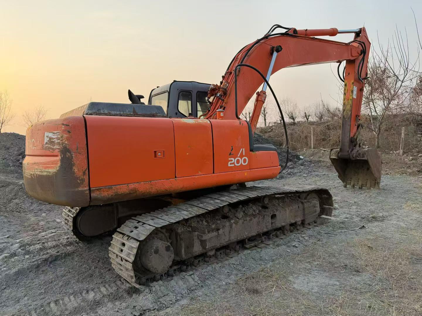 Buy Hitachi ZX200-6 Used Excavator / 3