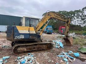 Buy Komatsu PC60-6 Used Excavator / 4 Buy Komatsu PC60-6 Used Excavator / 4