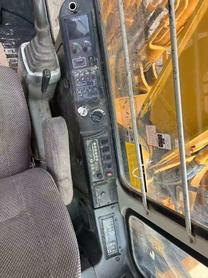 Buy Kato 820-3SP Used Excavator / 3 Buy Kato 820-3SP Used Excavator / 3