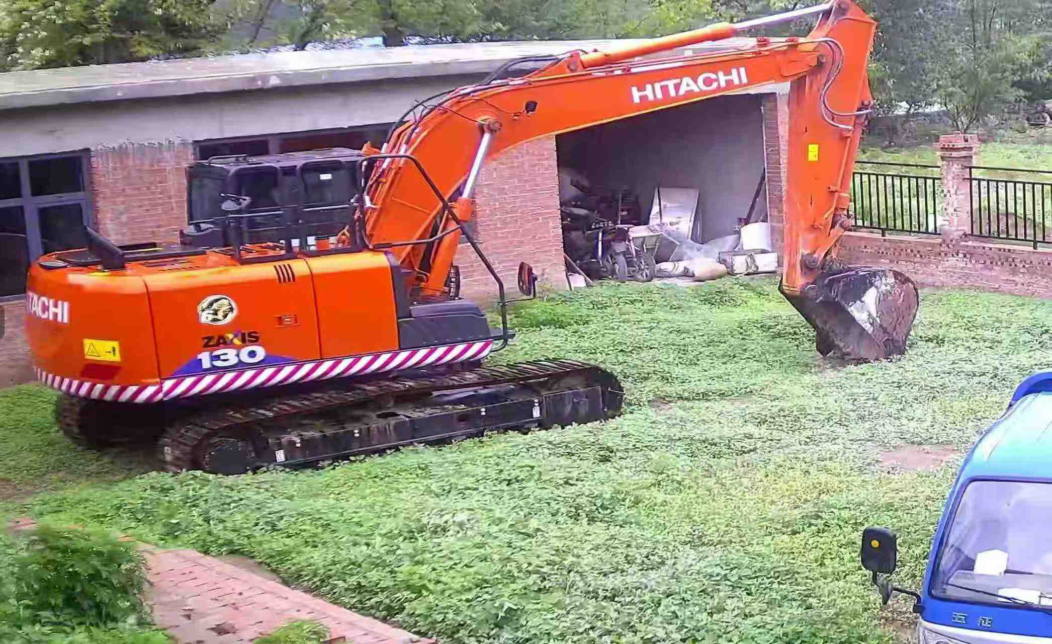 Buy Hitachi EX130 Used Excavator / 3