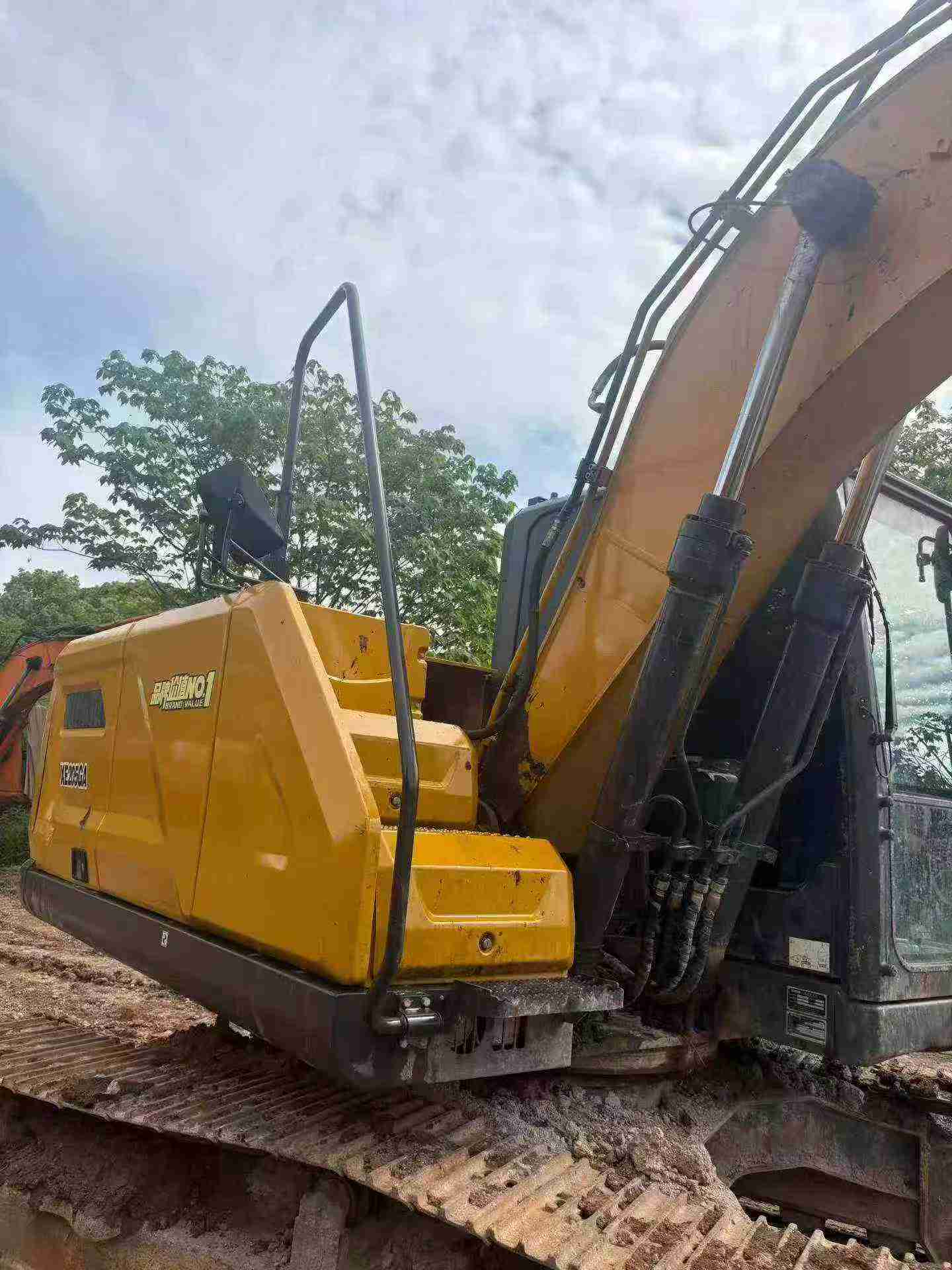 Buy XCMG XE135B Used Excavator / 3