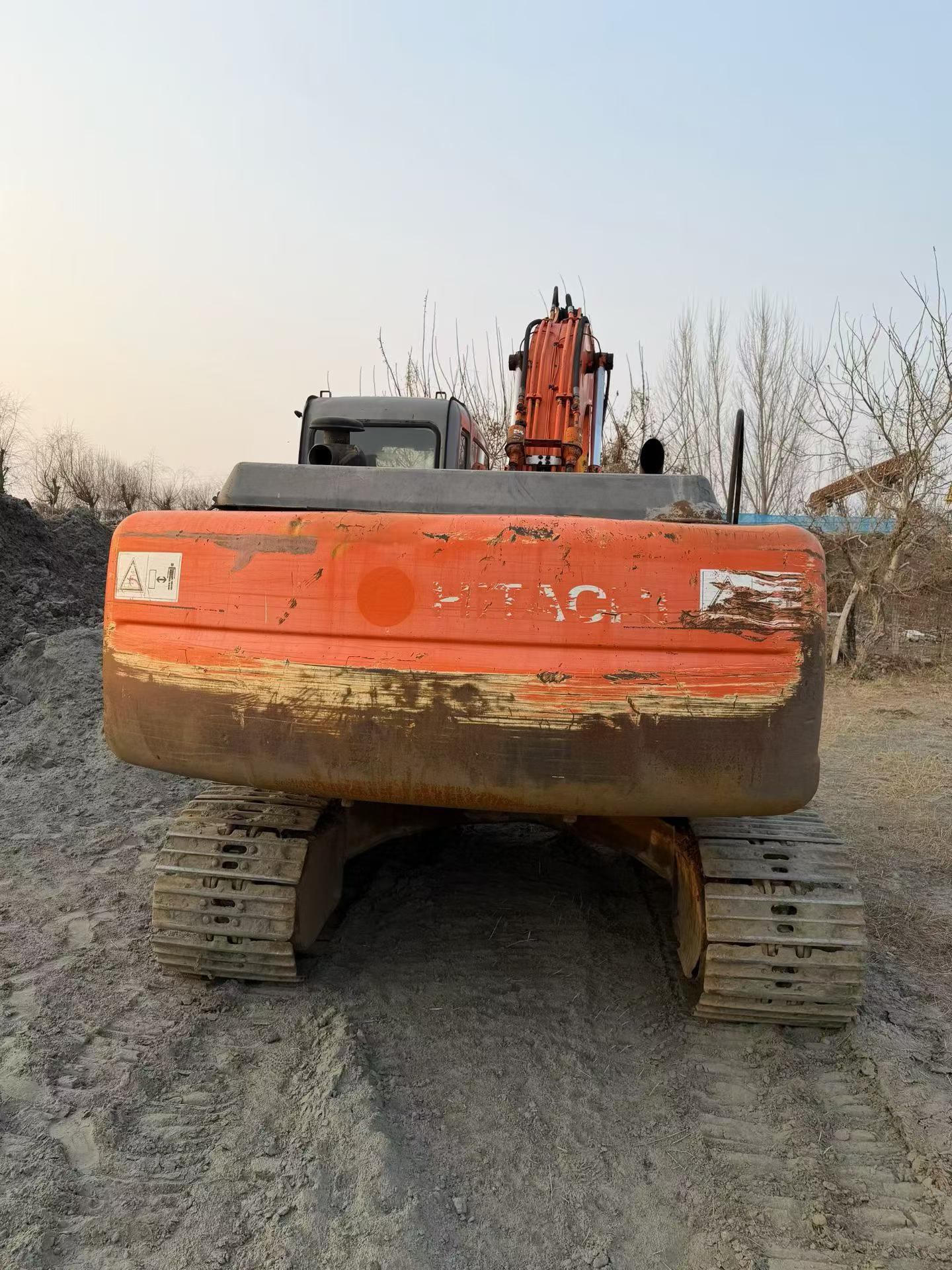 Buy Hitachi ZX200-6 Used Excavator / 2