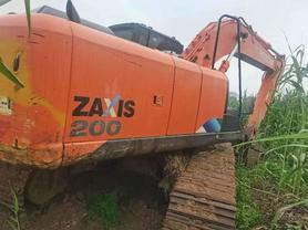 Buy Hitachi ZH200-5A Used Excavator / 3 Buy Hitachi ZH200-5A Used Excavator / 3