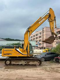 Buy Kato 820-3SP Used Excavator / 2 Buy Kato 820-3SP Used Excavator / 2