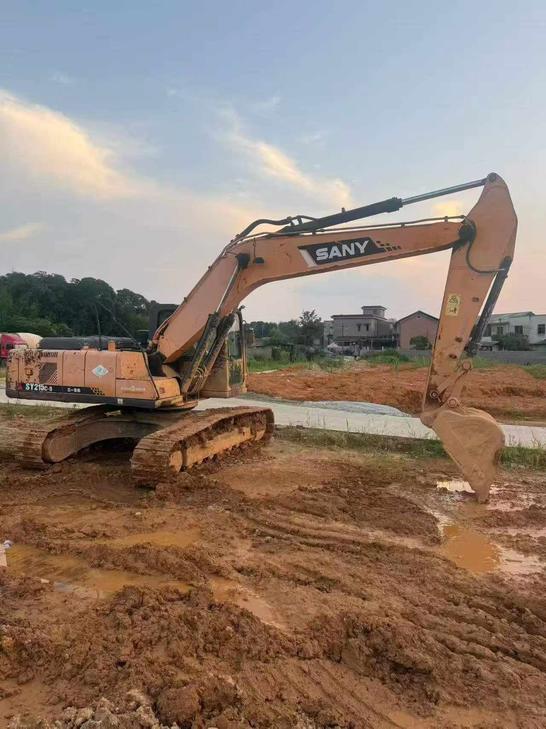 Buy Sany SY215C-8 Used Excavator / 1