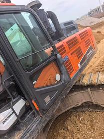 Buy Doosan DH420 Used Excavator / 9 Buy Doosan DH420 Used Excavator / 9
