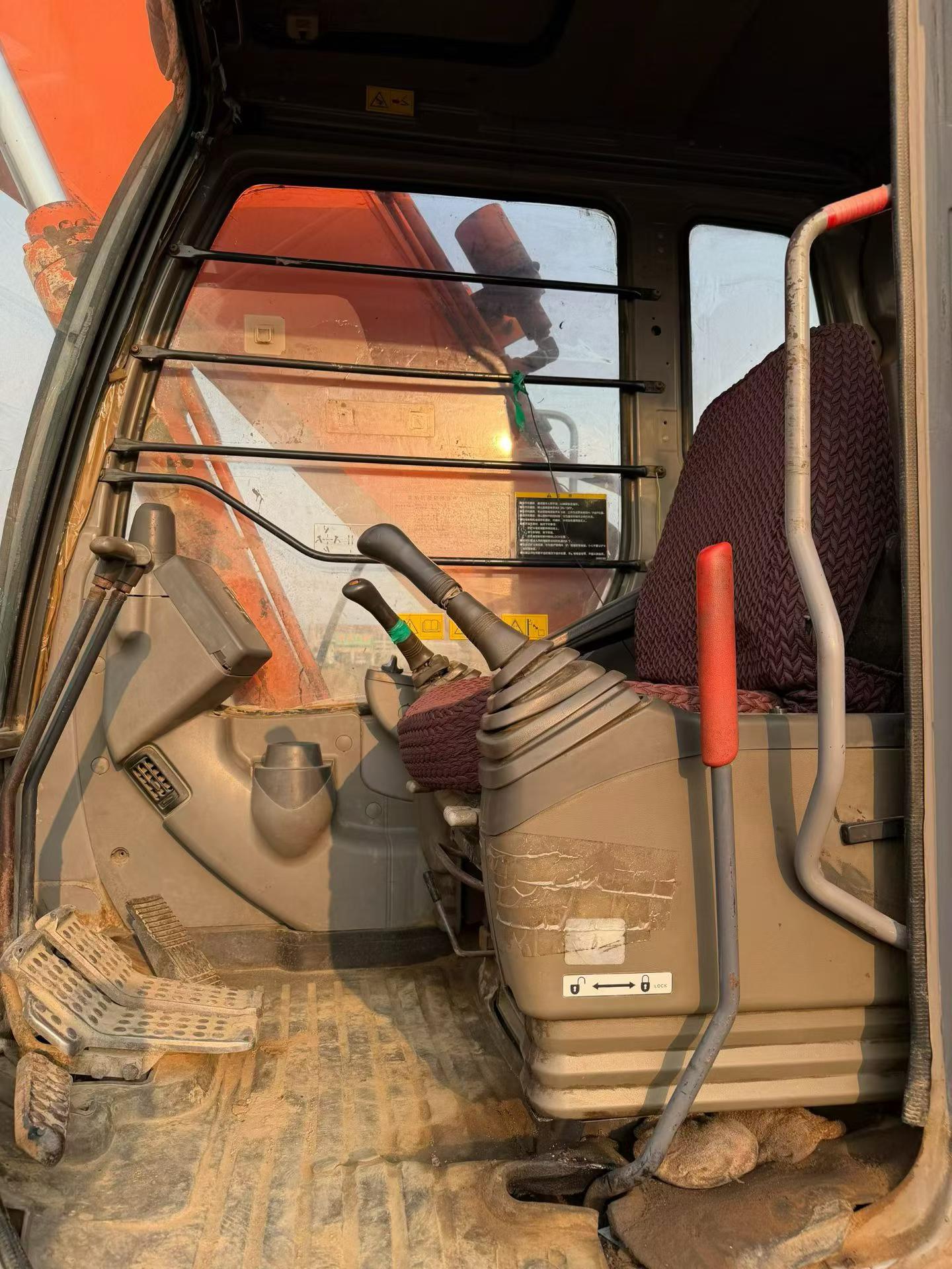 Buy Hitachi ZX200-6 Used Excavator / 9