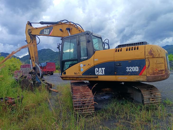 Buy Caterpillar 320D Used Excavator / 1