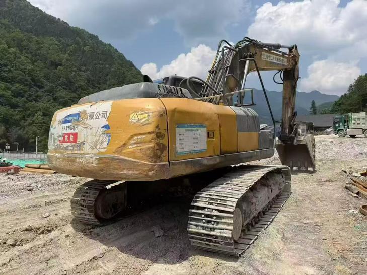 Buy XCMG XE200 Used Excavator / 1