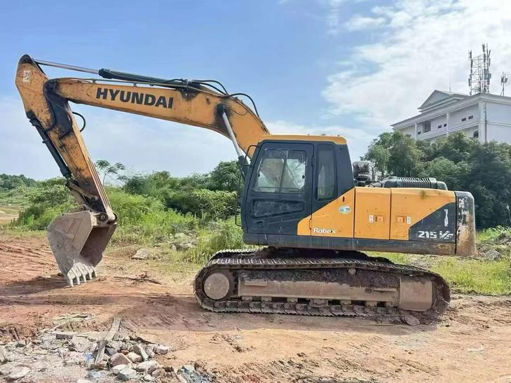 Buy Hyundai R215VS Used Excavator / 1