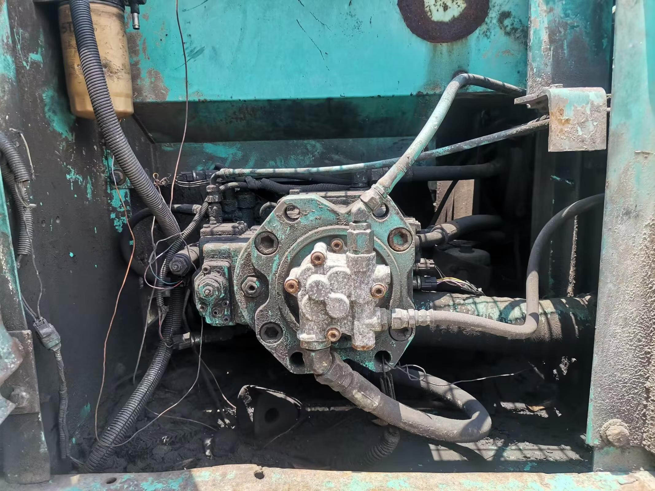 Buy Kobelco SK210-6 Used Excavator / 4