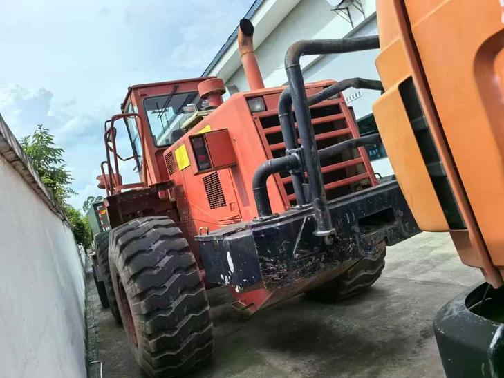 Buy Komatsu WA470-3 Used Excavator / 1