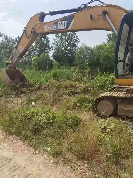 Buy Caterpillar 320DGC Used Excavator / 1