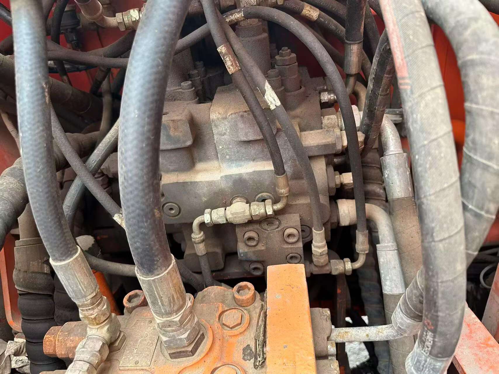 Compre Excavadora Doosan DH150 Usada / 5