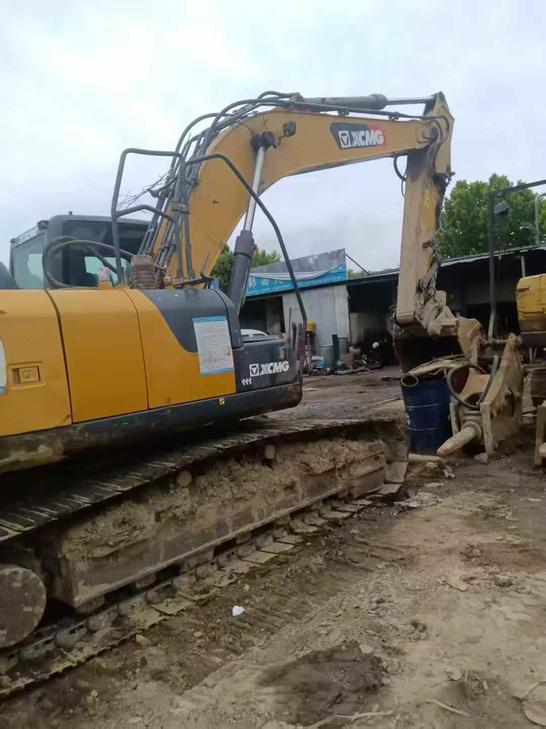 Buy XCMG XE215 Used Excavator / 1
