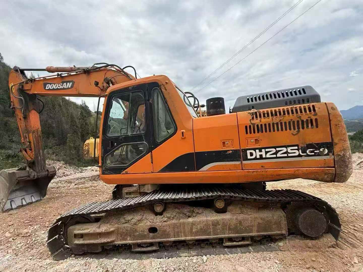 Buy Doosan DH225-9 Used Excavator / 3