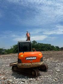 Buy Doosan DH60 Used Excavator / 2 Buy Doosan DH60 Used Excavator / 2