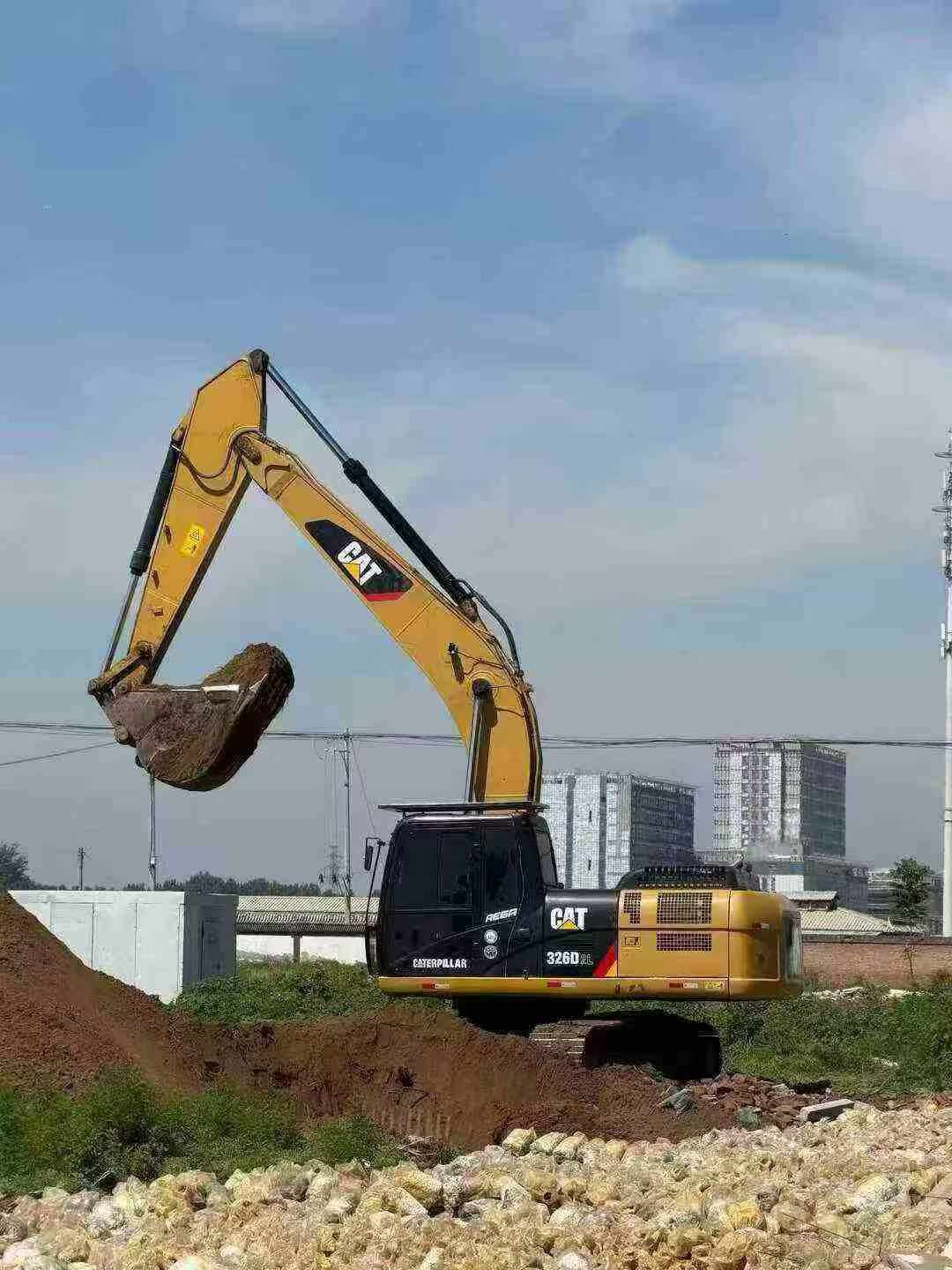Buy Caterpillar 326DL Used Excavator / 3